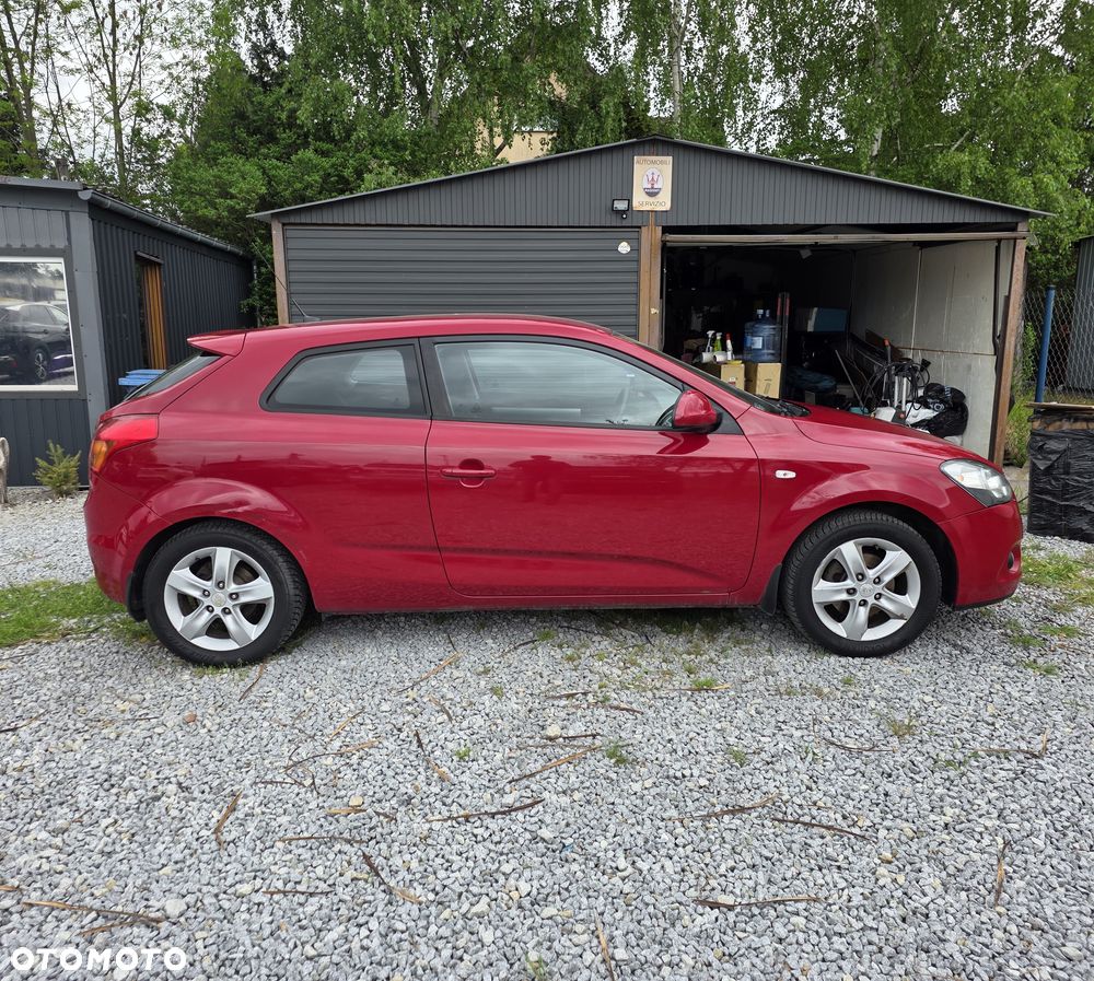 Kia Ceed - 4