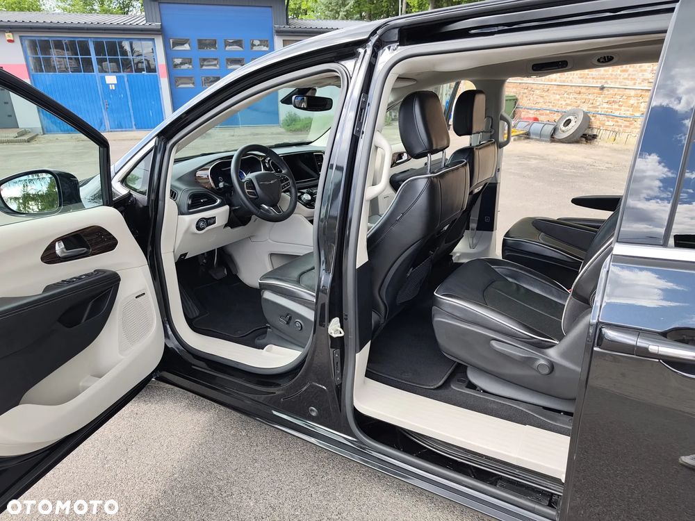 Chrysler Pacifica - 15
