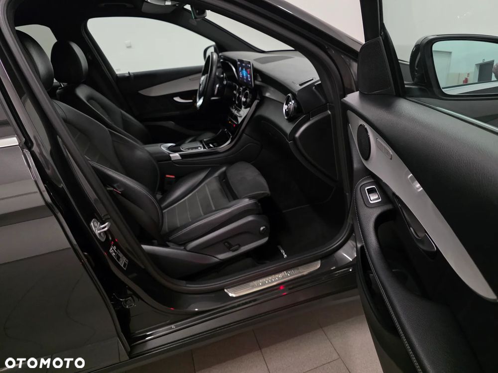 Mercedes-Benz GLC 200 d 4Matic 9G-TRONIC AMG Line Plus - 31