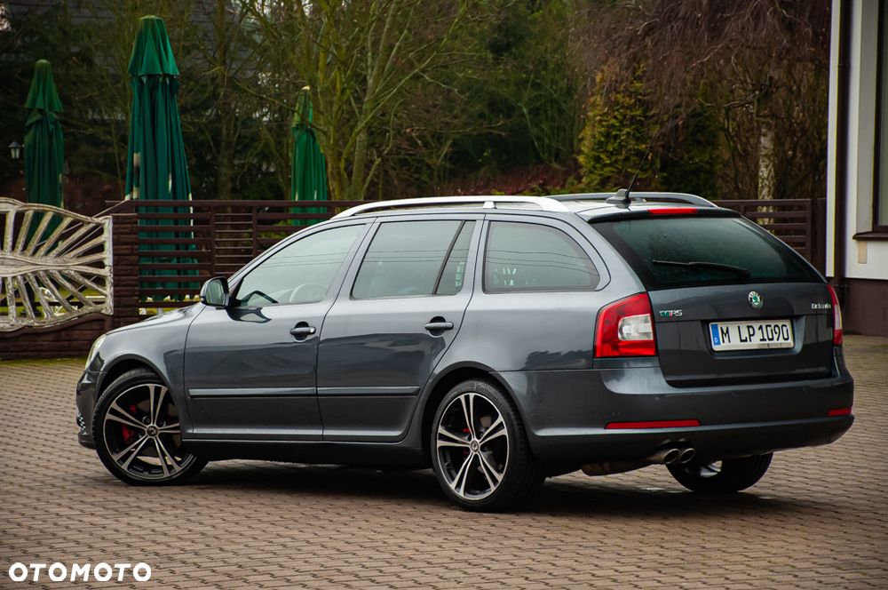Skoda Octavia 2.0 TDI DPF RS - 9