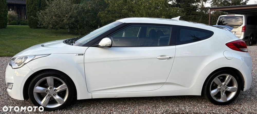 Hyundai Veloster - 5