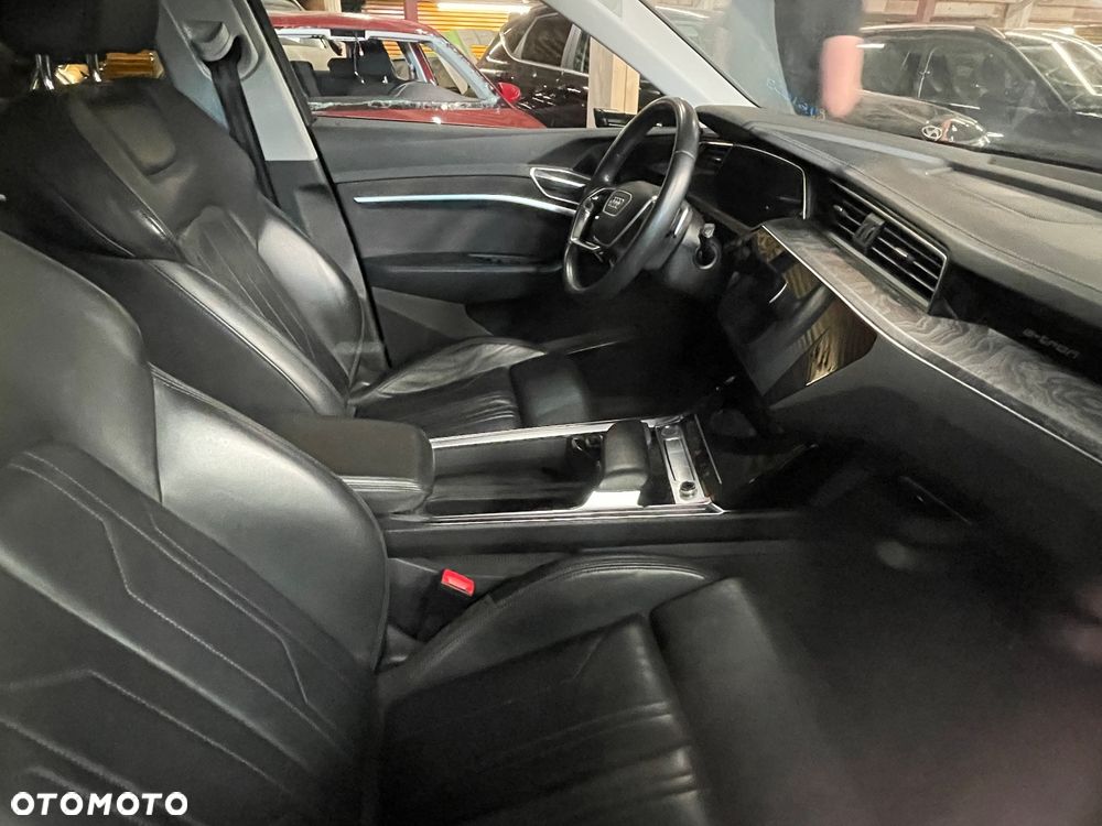 Audi Q6 e-tron - 4
