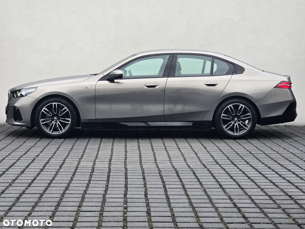 BMW Seria 5 520d xDrive mHEV M Sport - 6