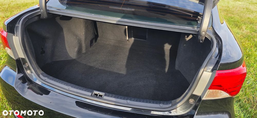 Toyota Avensis 2.0 D-4D Premium - 11