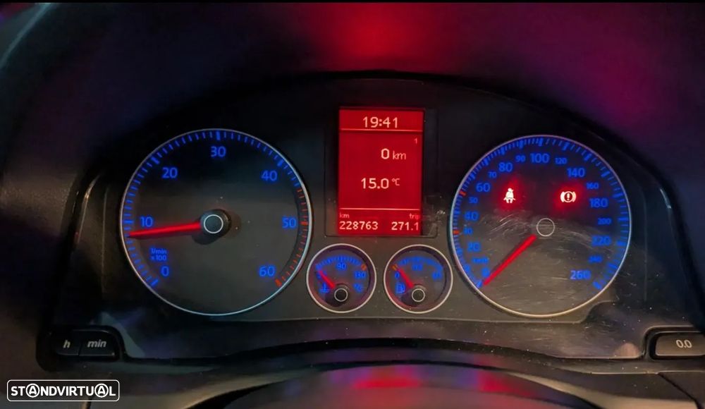 VW Golf 2.0 TDi GT - 10