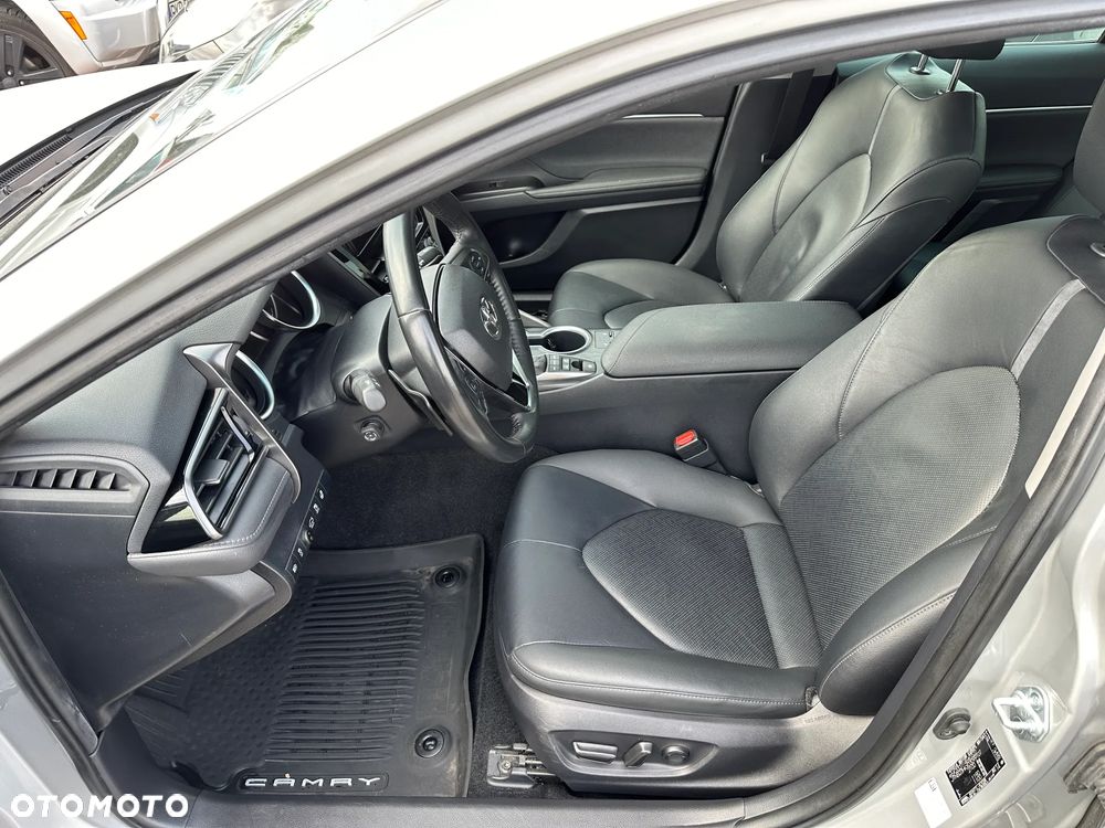 Toyota Camry 2.5 Hybrid Executive CVT - 7