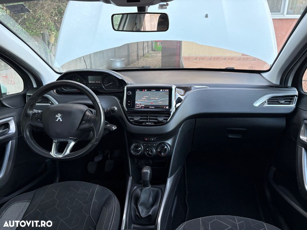 Peugeot 2008 PureTech 110 Stop&Start Business-Line - 4