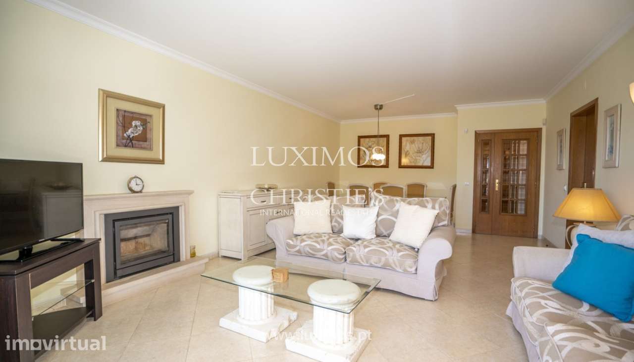 Moradia geminada V4, com piscina, para venda em Vilamoura, Algarve - Grande imagem: 5/39