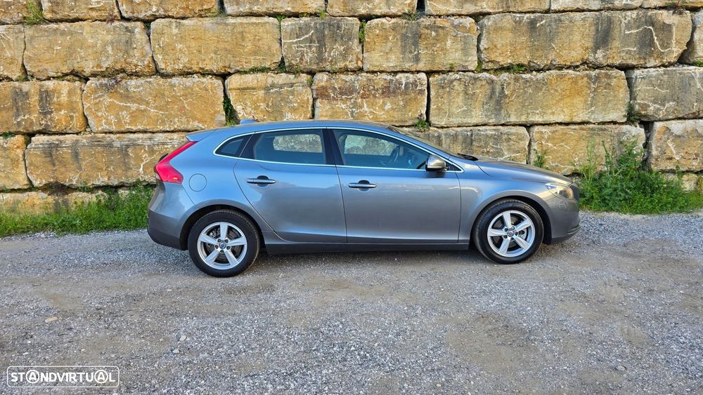 Volvo V40 1.6 D2 Momentum Powershift Eco - 4