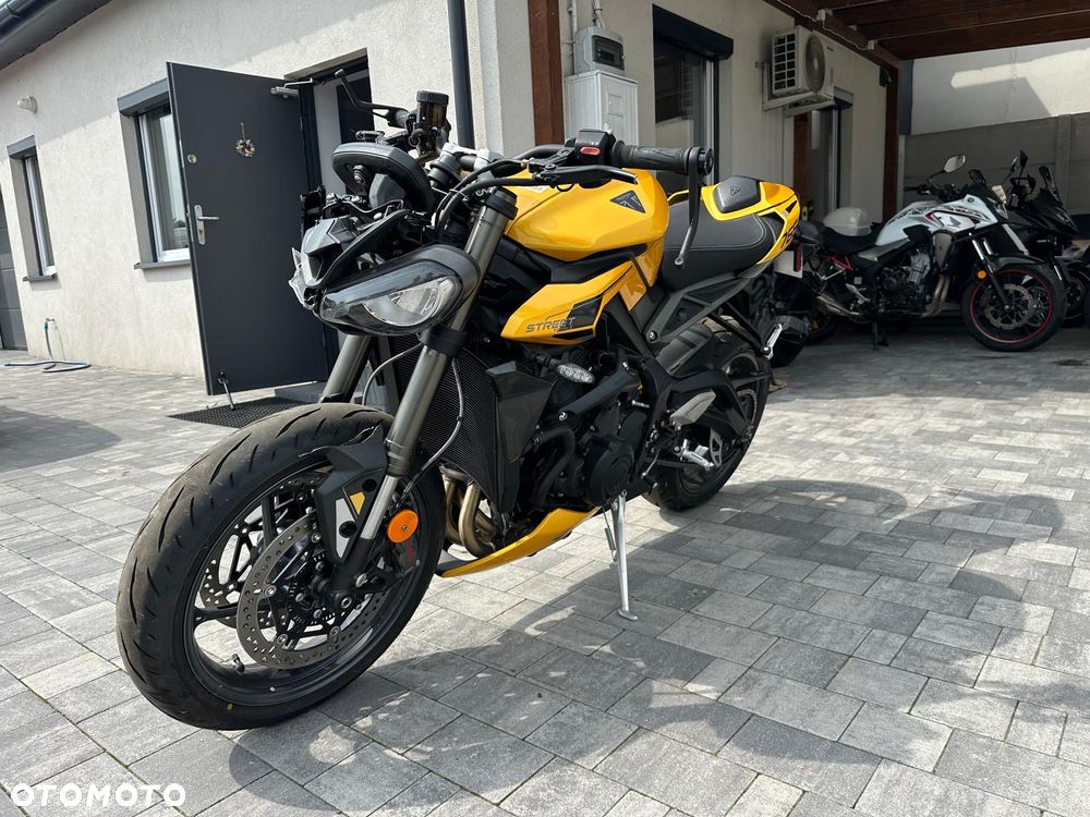 Triumph Street Triple - 14