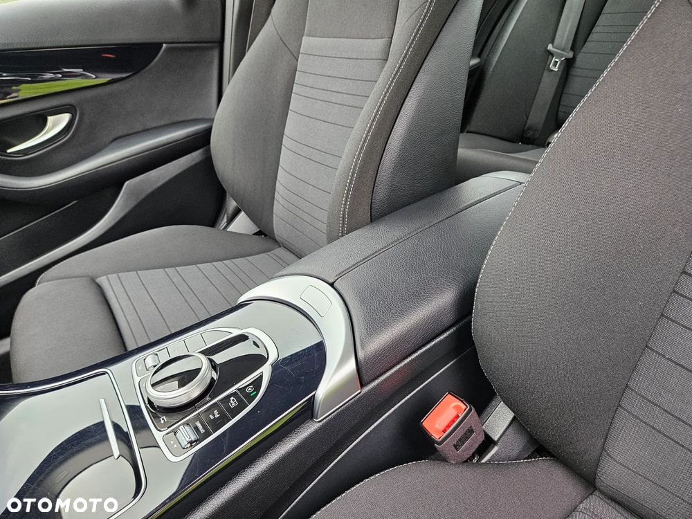 Mercedes-Benz Klasa C 160 Business Edition 9G-TRONIC - 29