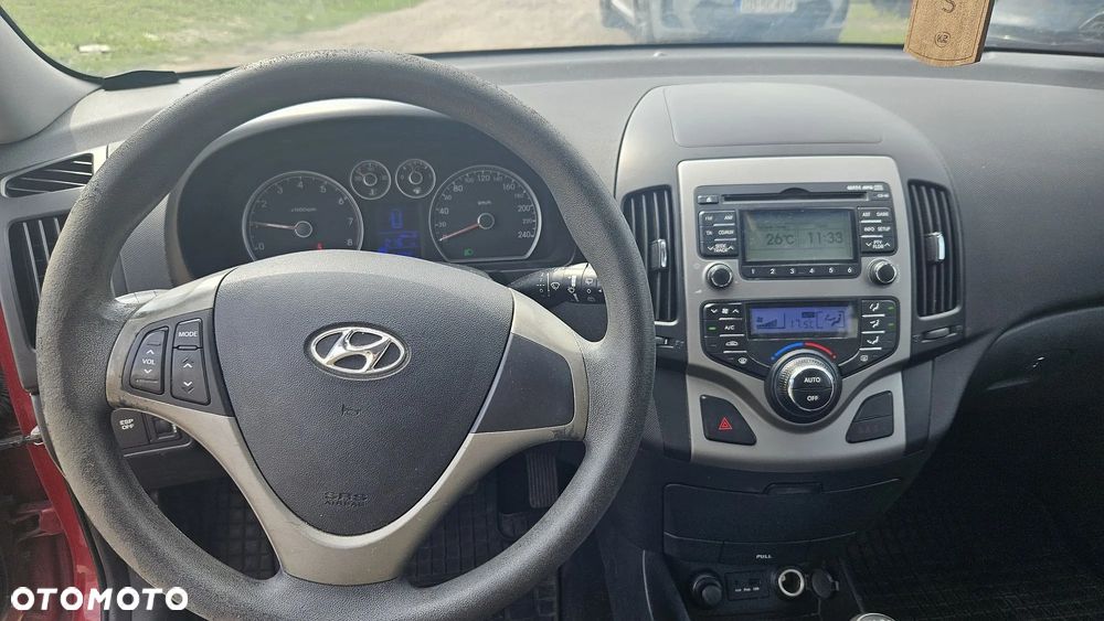 Hyundai i30 1.4 Base + - 12