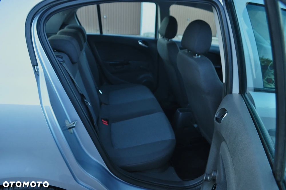 Opel Corsa 1.2 16V Essentia - 26