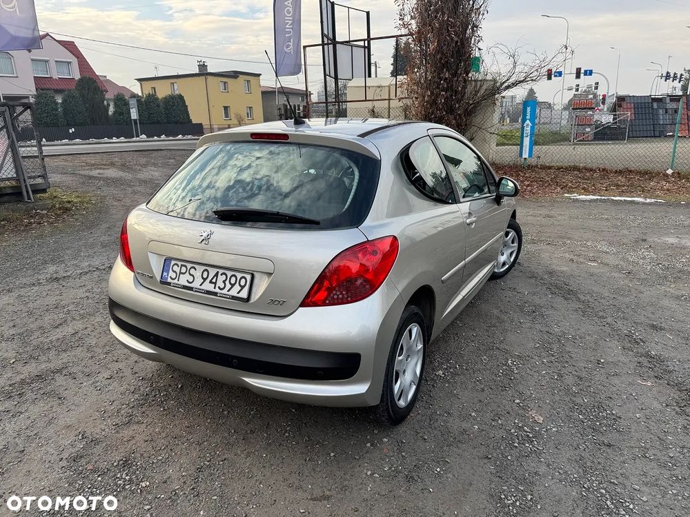 Peugeot 207 - 10