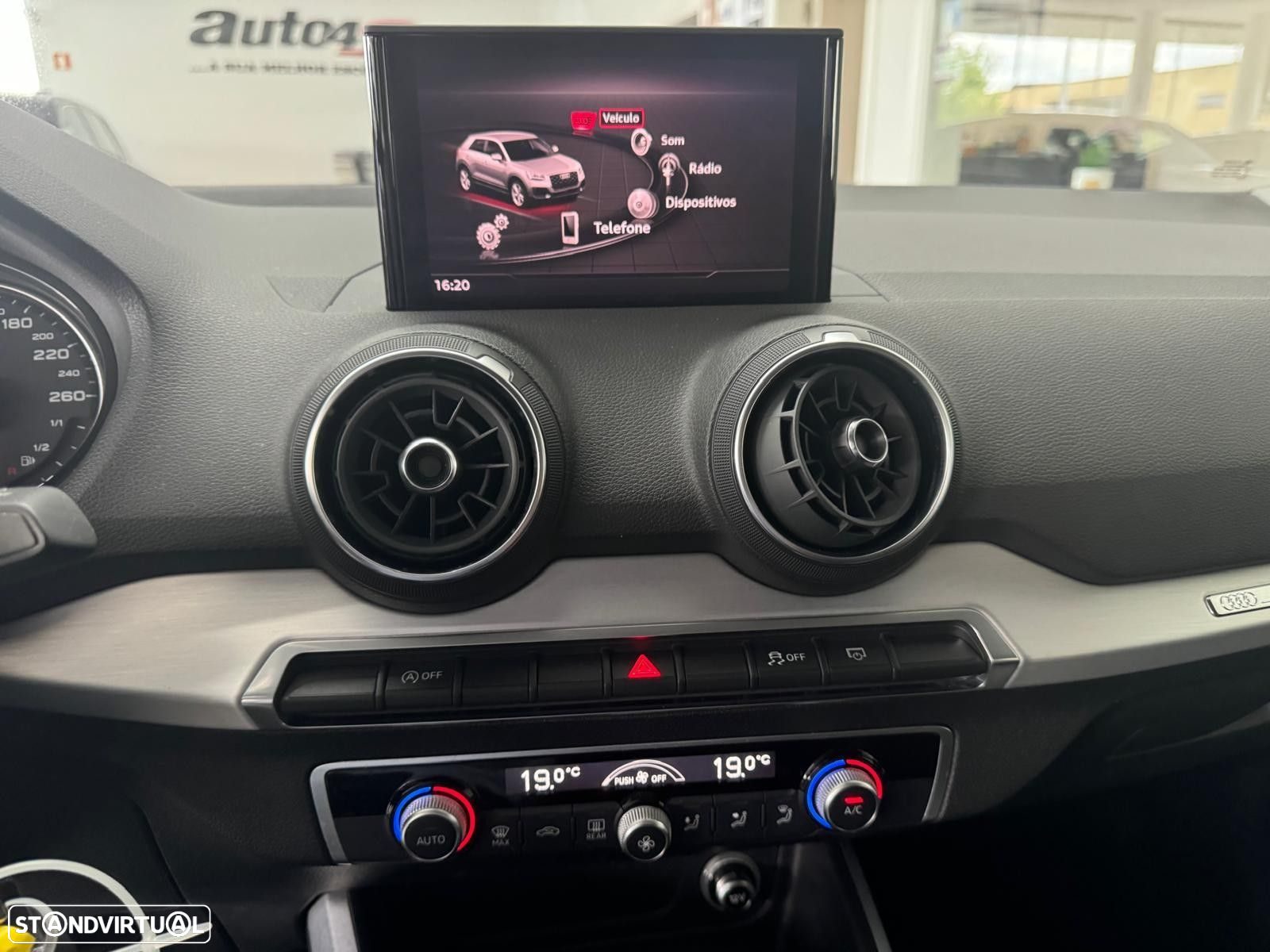 Audi Q2 30 TDI Sport S tronic - 22