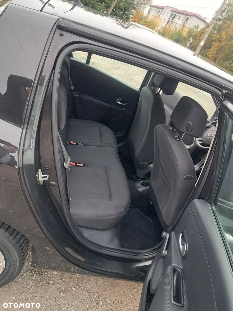 Renault Clio - 18