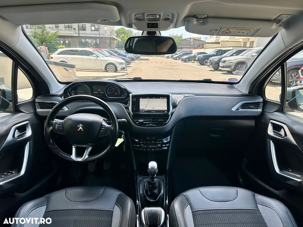 Peugeot 2008 - 8