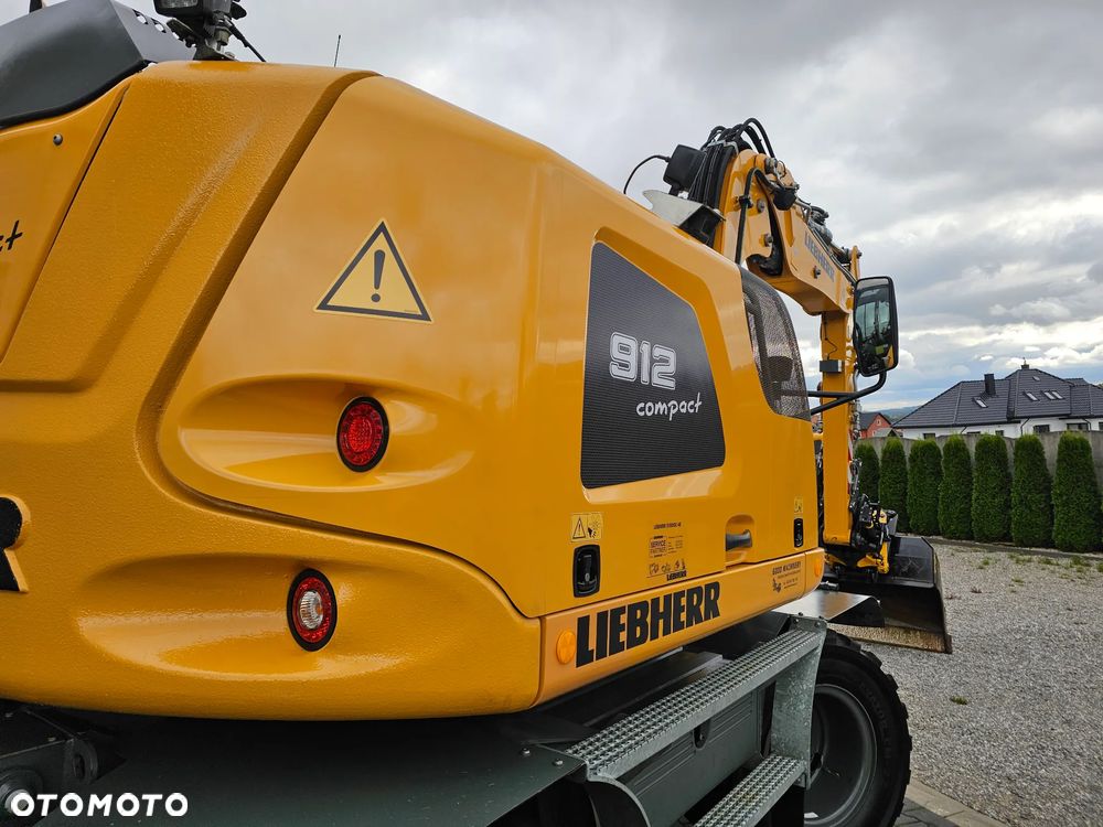 Liebherr A 912 Compact - 15