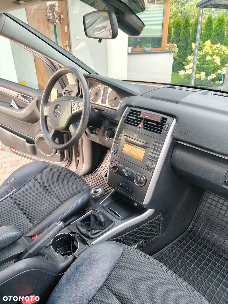 Mercedes-Benz Klasa B 180 - 10
