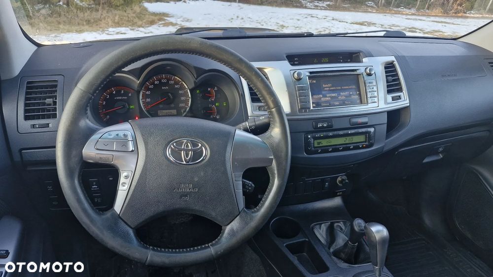 Toyota Hilux 3.0 D-4D Invincible - 20