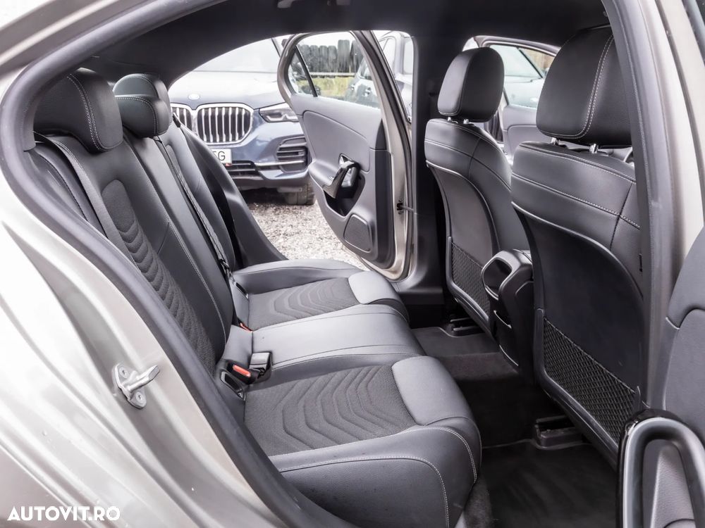 Mercedes-Benz A 180 d Sedan 7G-DCT - 6