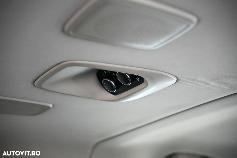 Ford Tourneo Custom - 14