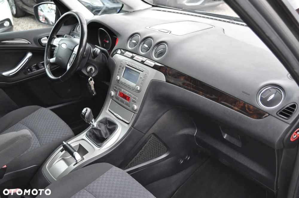 Ford Galaxy 2.0 TDCi Ghia - 30