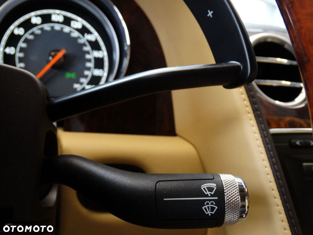Bentley Flying Spur - 14