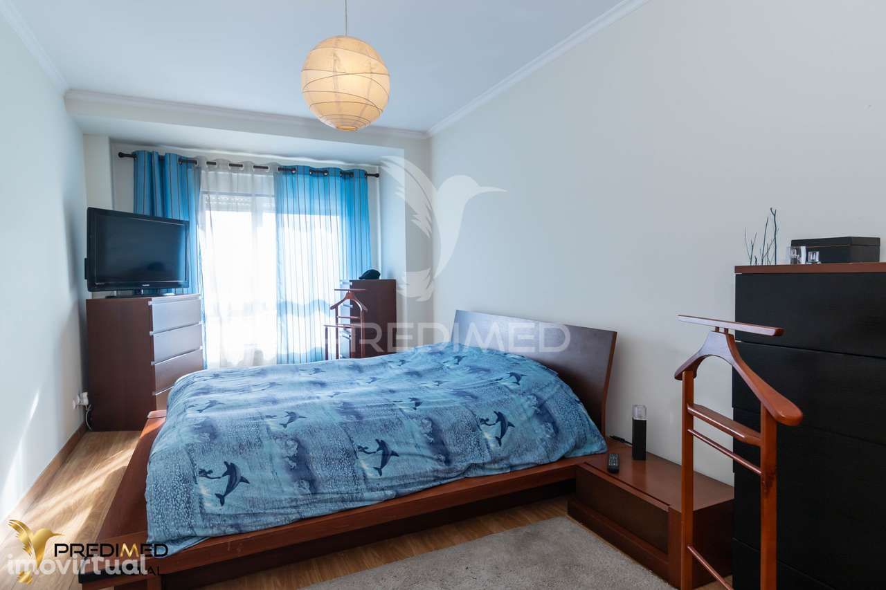 T2 em Condomínio Fechado, 2 WCs e Box 2 Carros - Grande imagem: 2/26