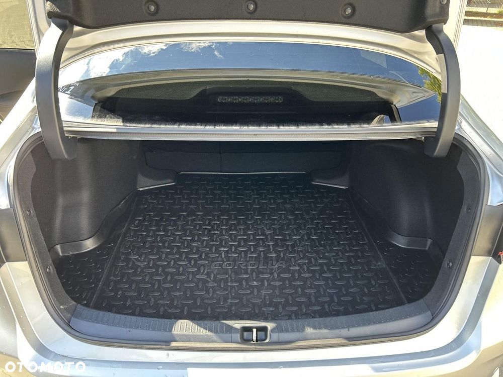 Toyota Corolla 1.8 Hybrid GR Sport Dynamic - 25