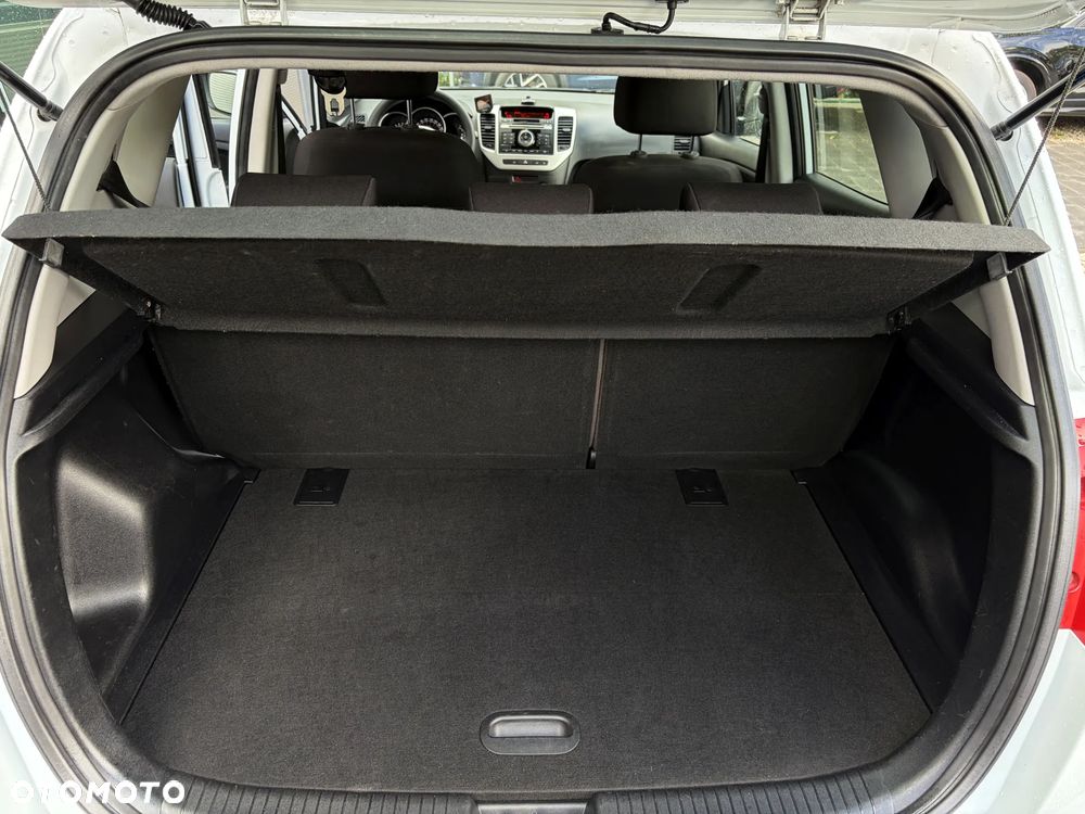Kia Venga 1.4 CVVT ISG Vision - 33