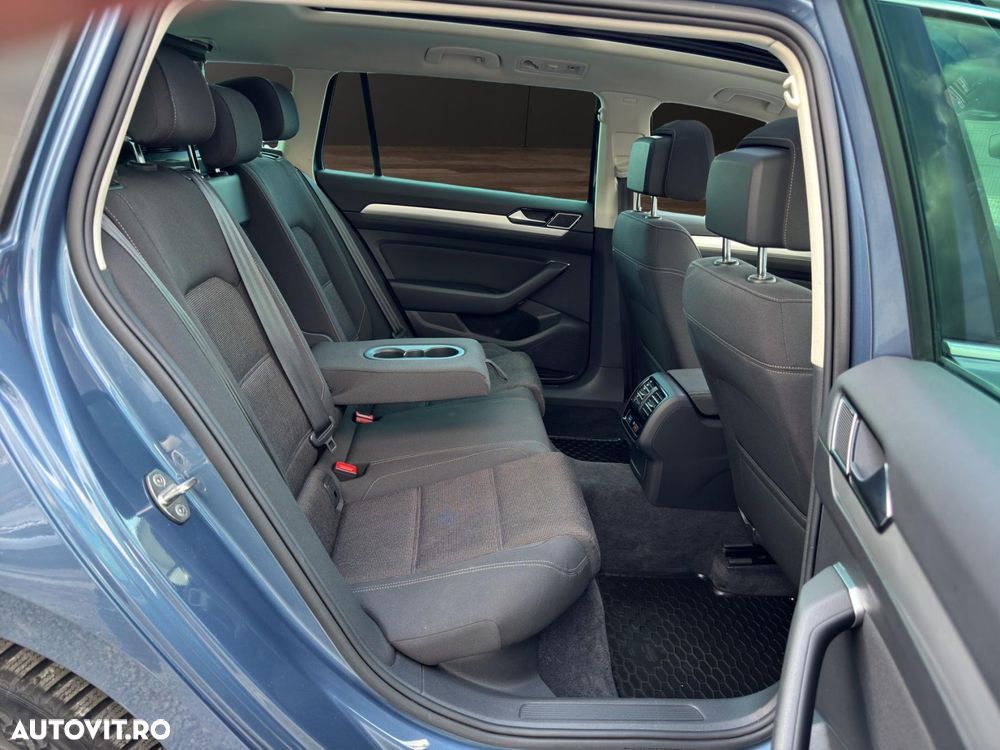 Volkswagen Passat - 12