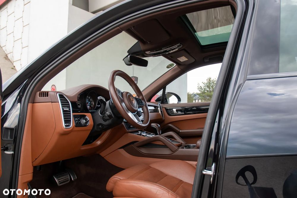 Porsche Cayenne S - 26