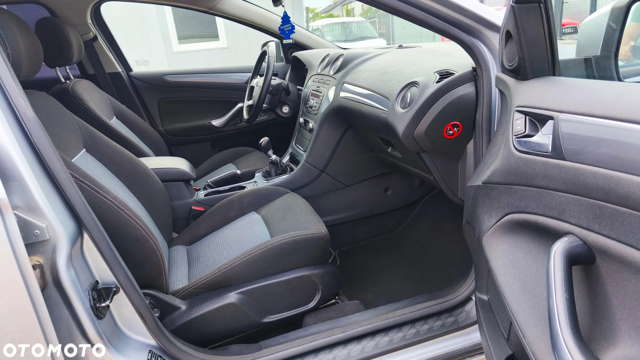 Ford Mondeo - 24