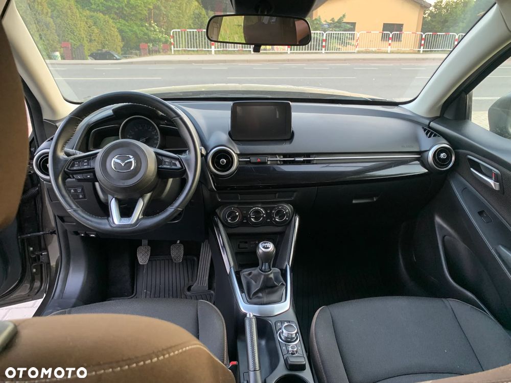 Mazda 2 - 8