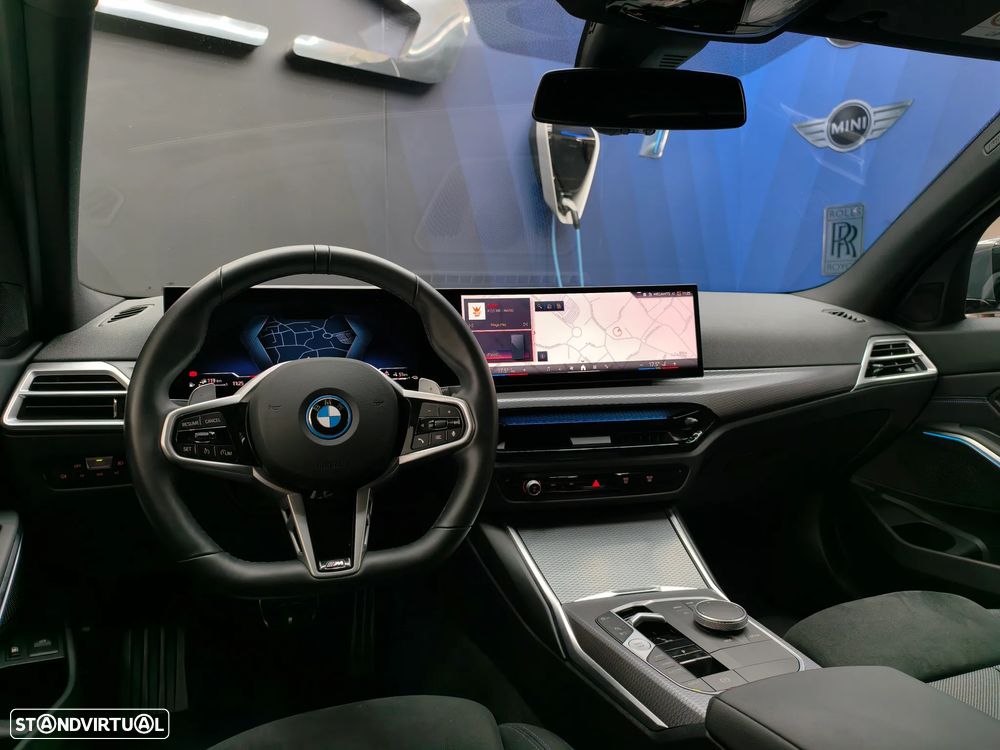 BMW 330 e Pack Desportivo M Pro Auto - 47