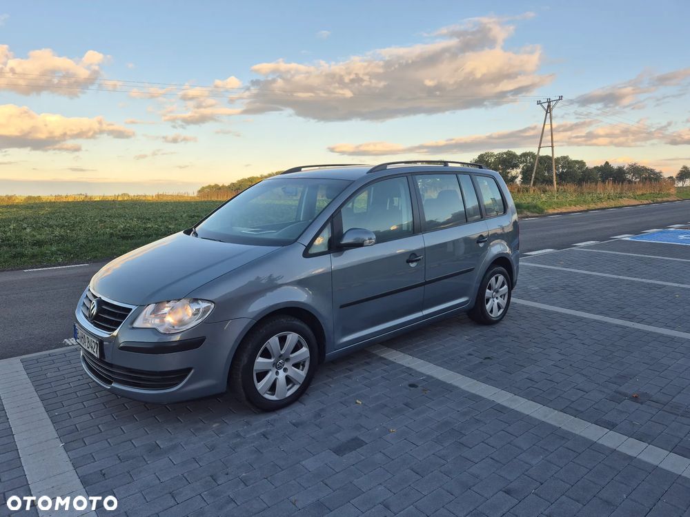 Volkswagen Touran - 4