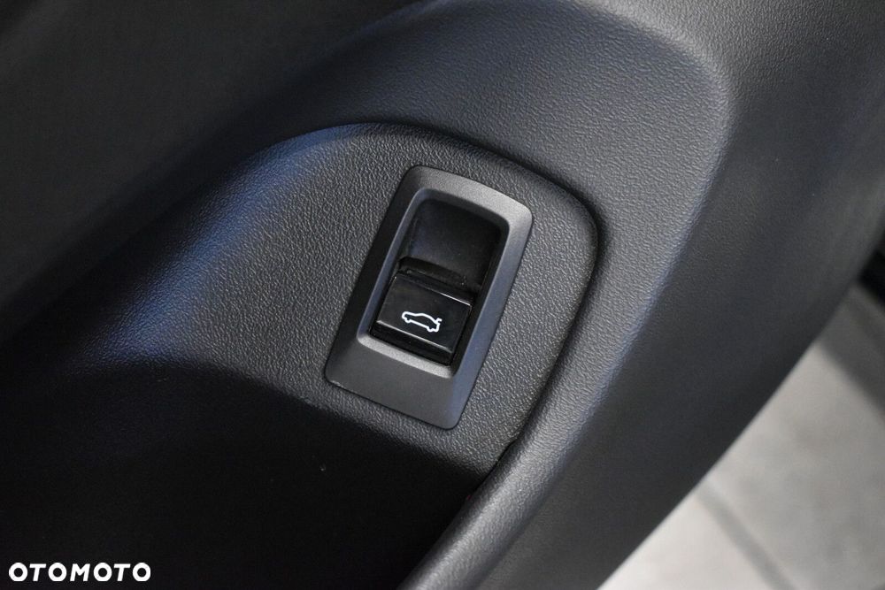 BMW Seria 5 520d xDrive mHEV M Sport - 10