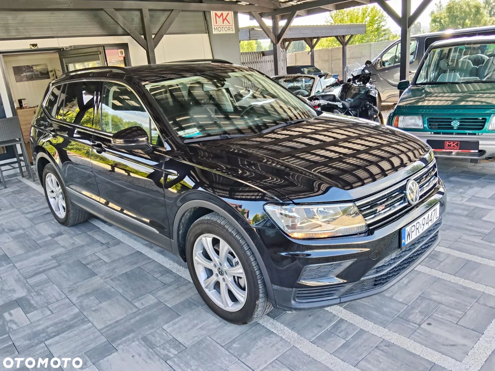 Volkswagen Tiguan - 1