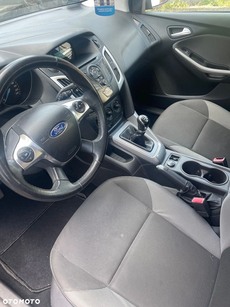 Ford Focus 1.6 Ambiente - 9