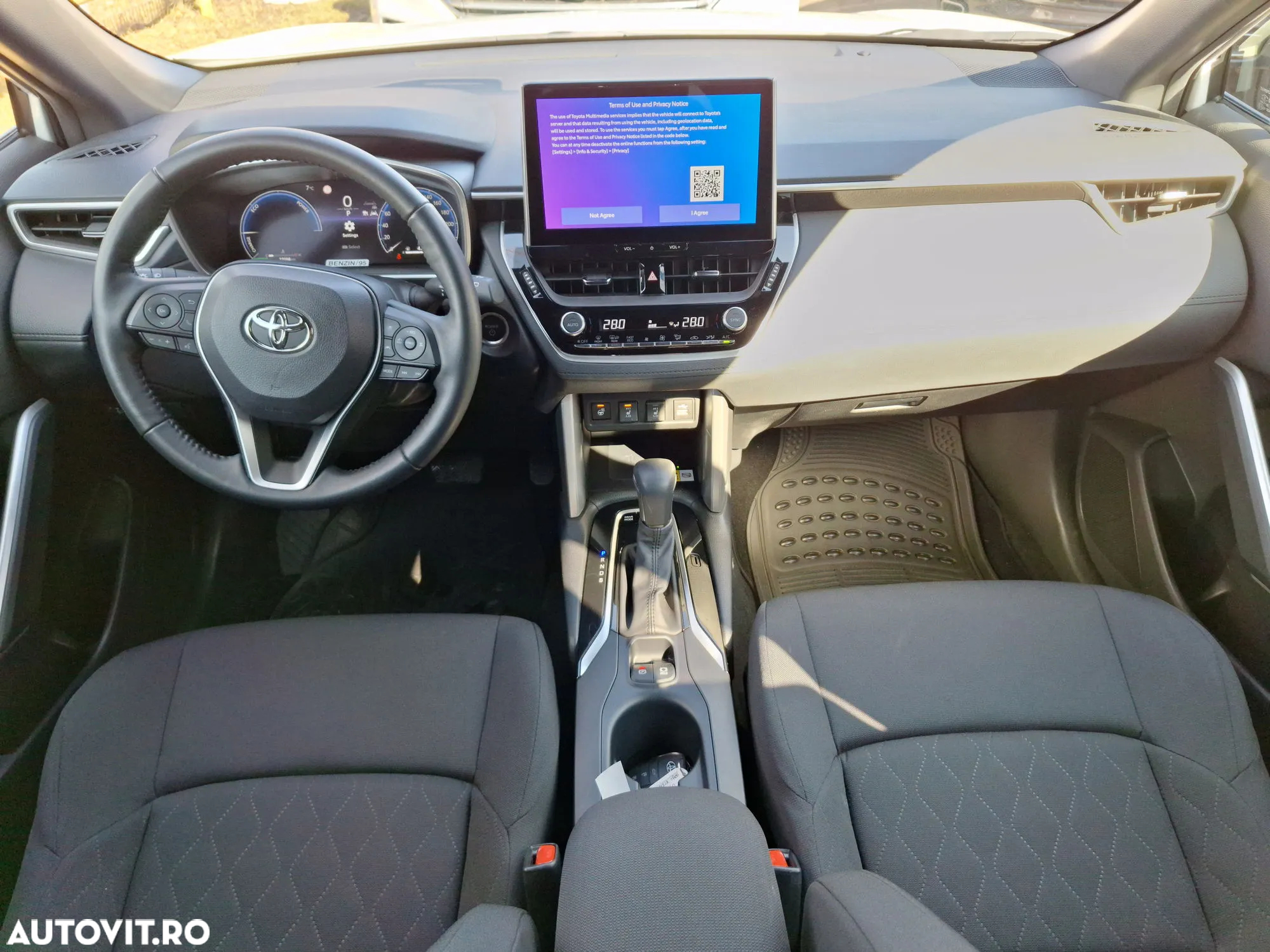 Toyota Corolla Cross - 12