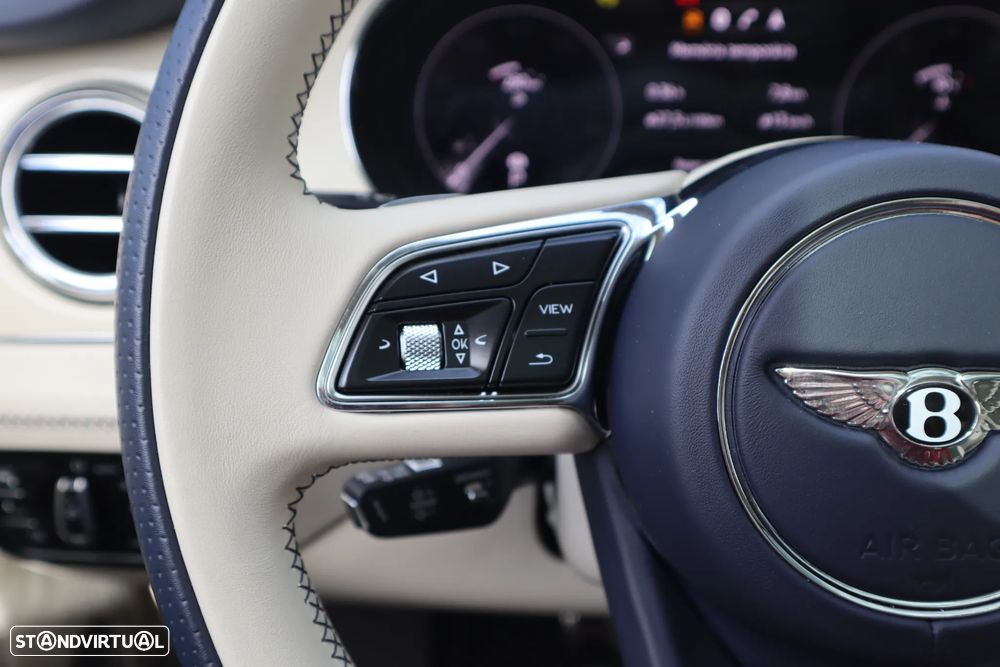 Bentley Bentayga V8 Azure - 46