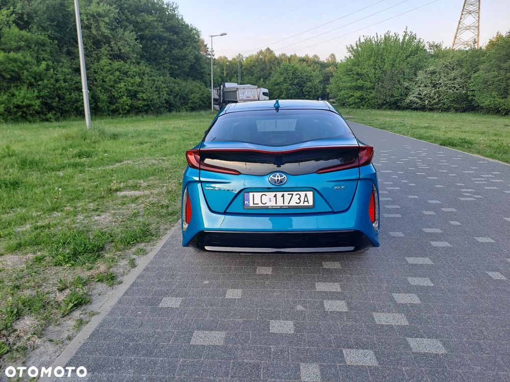 Toyota Prius 1.8 HSD Prestige - 4