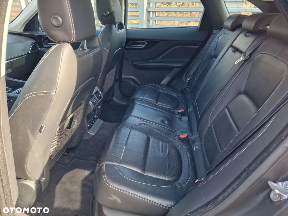Jaguar F-Pace 20d AWD R-Sport - 18