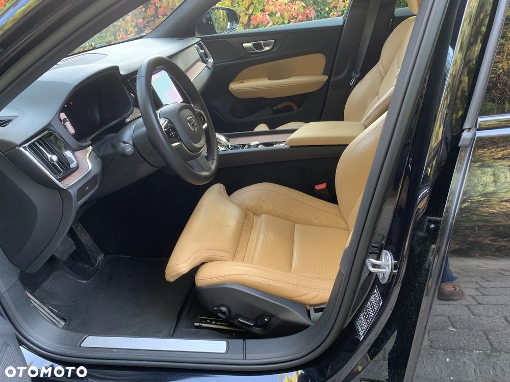 Volvo V60 Cross Country Plus B5 B AWD - 7