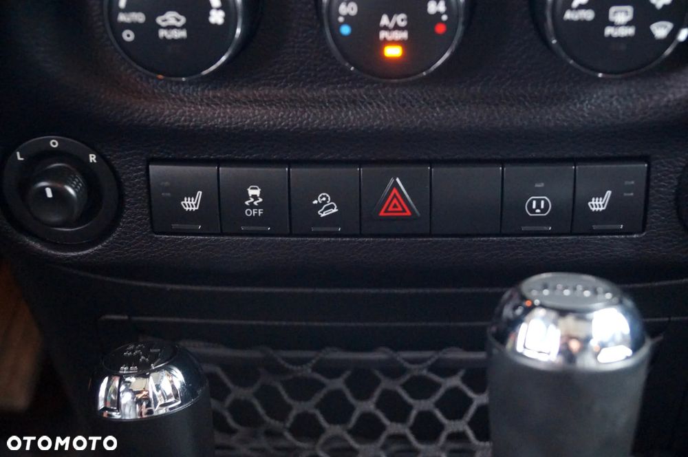 Jeep Wrangler 3.6 Unlim Sahara - 10