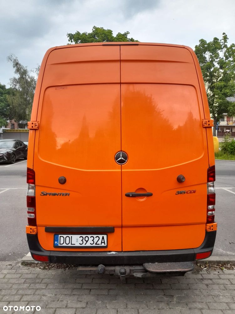 Mercedes-Benz Sprinter - 2