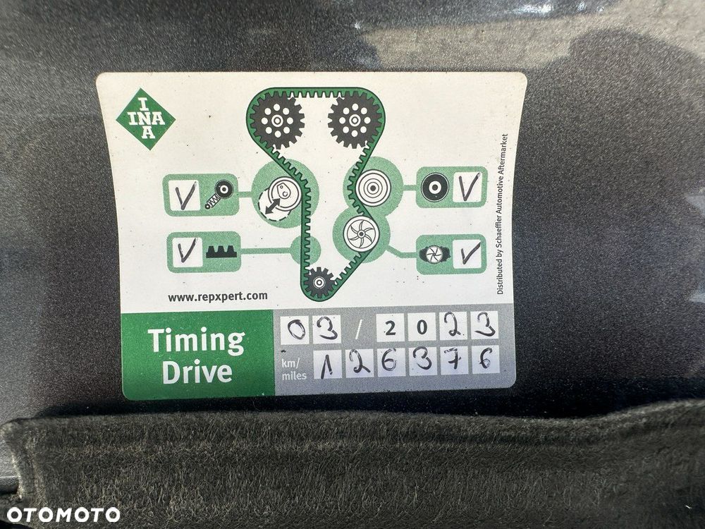 Ford Kuga 2.0 TDCi AWD Titanium - 37