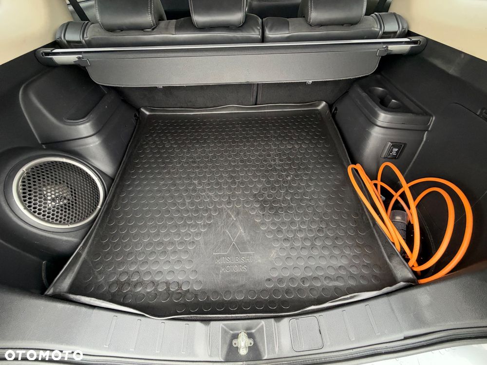 Mitsubishi Outlander - 19