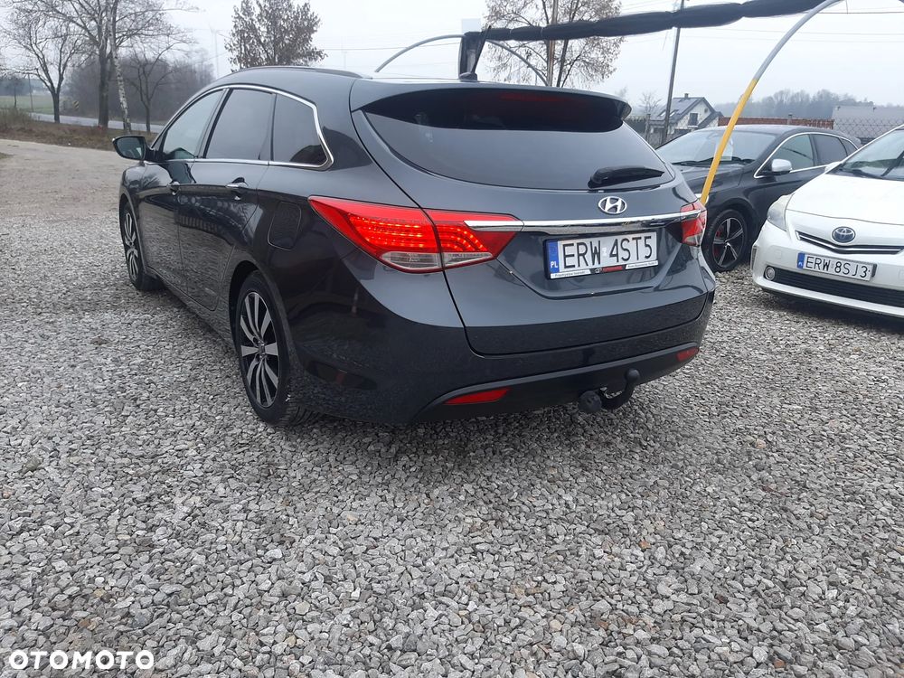 Hyundai i40 Kombi blue 1.6 Family - 2